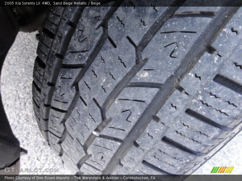 Sand Beige Metallic / Beige 2005 Kia Sorento LX 4WD