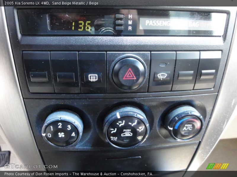 Sand Beige Metallic / Beige 2005 Kia Sorento LX 4WD