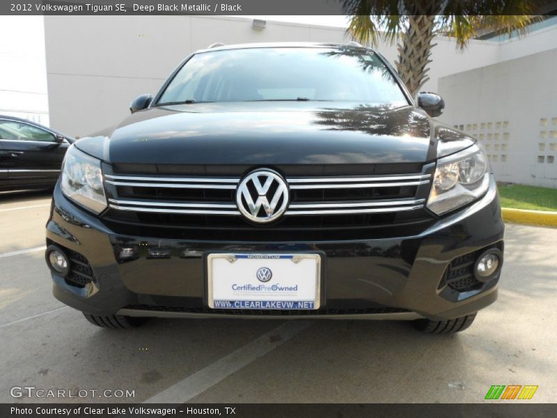 Deep Black Metallic / Black 2012 Volkswagen Tiguan SE