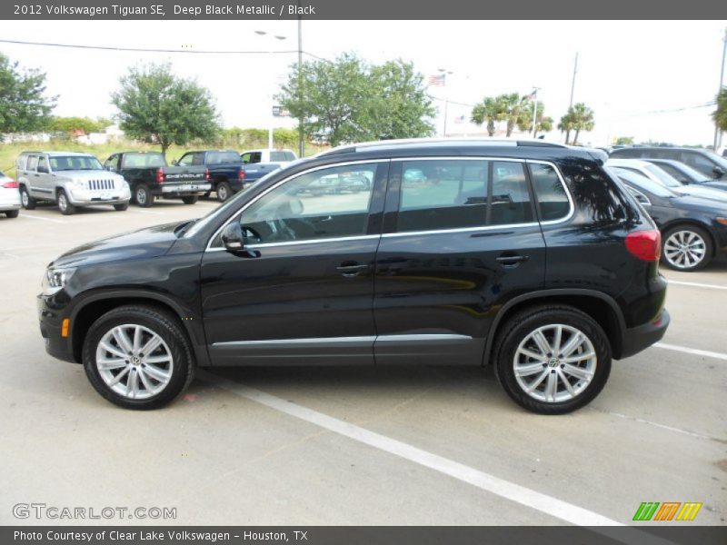 Deep Black Metallic / Black 2012 Volkswagen Tiguan SE
