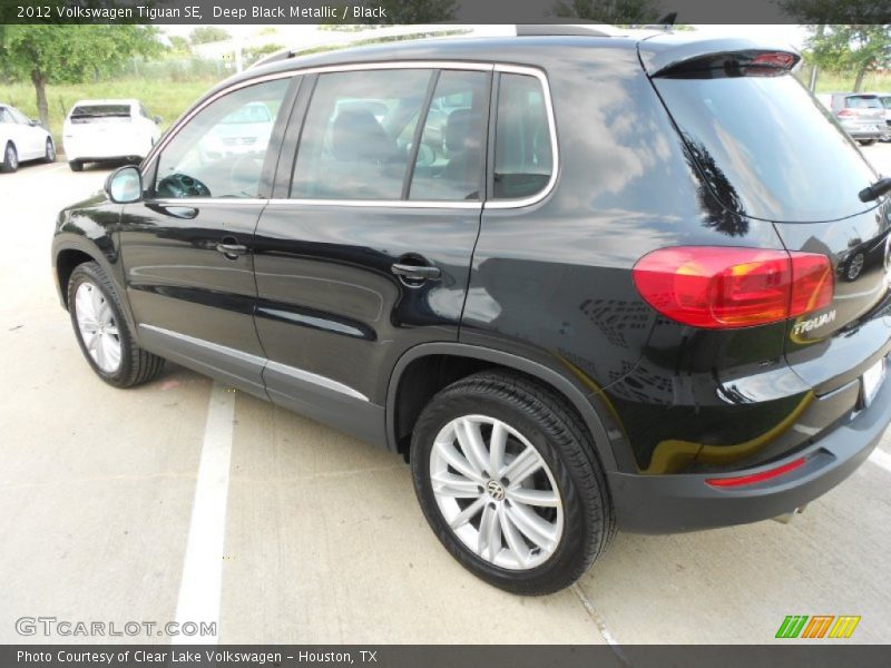 Deep Black Metallic / Black 2012 Volkswagen Tiguan SE