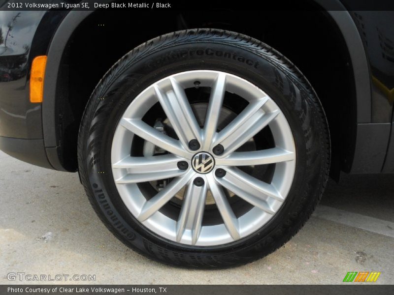Deep Black Metallic / Black 2012 Volkswagen Tiguan SE