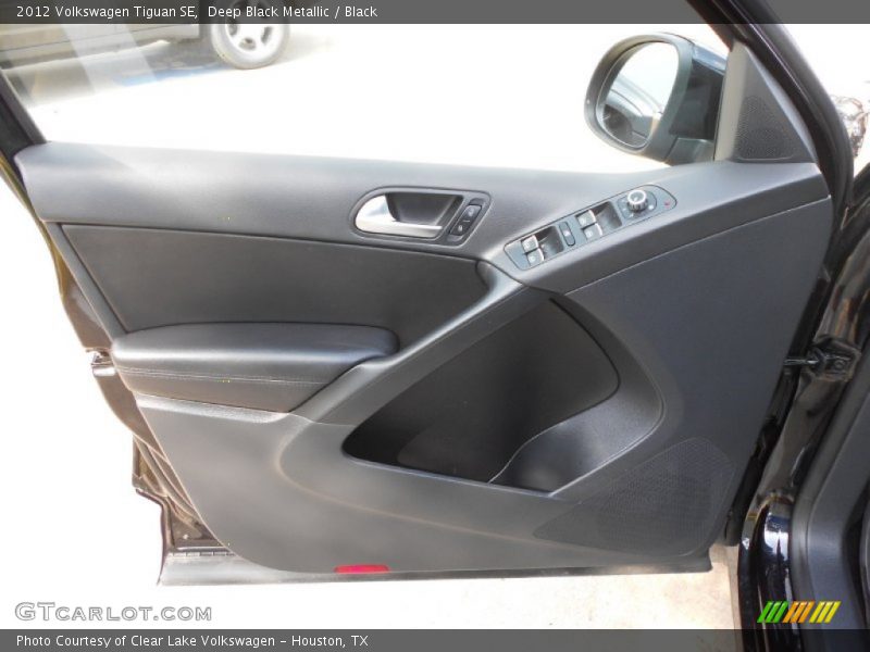 Deep Black Metallic / Black 2012 Volkswagen Tiguan SE