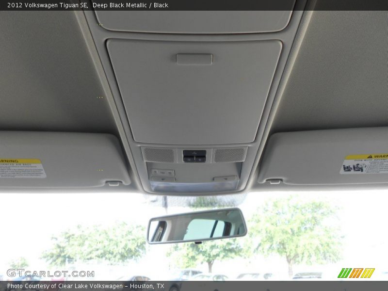 Deep Black Metallic / Black 2012 Volkswagen Tiguan SE