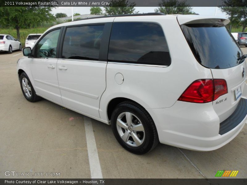 Calla Lily White / Aero Gray 2011 Volkswagen Routan SEL