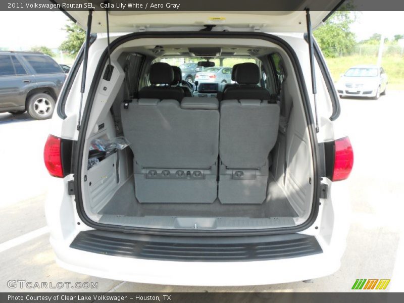 Calla Lily White / Aero Gray 2011 Volkswagen Routan SEL
