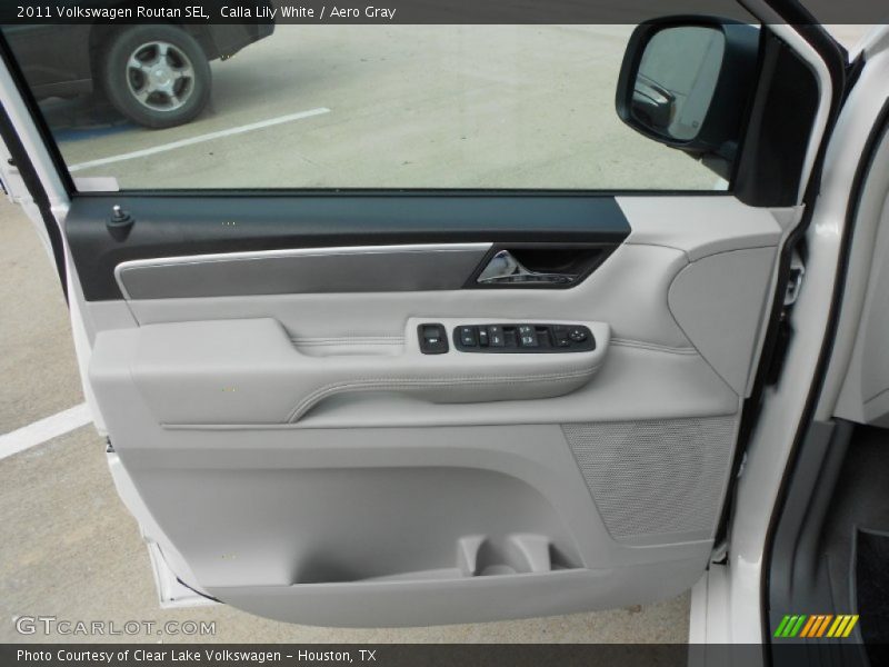 Calla Lily White / Aero Gray 2011 Volkswagen Routan SEL
