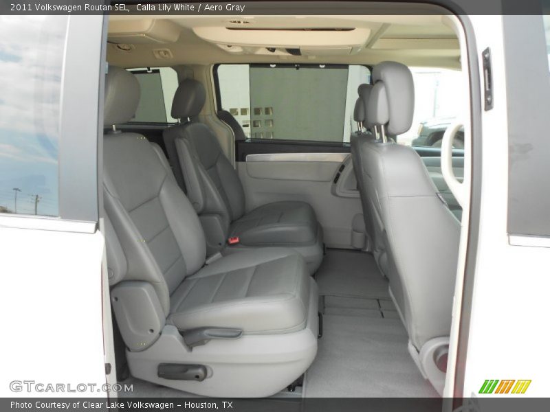 Calla Lily White / Aero Gray 2011 Volkswagen Routan SEL