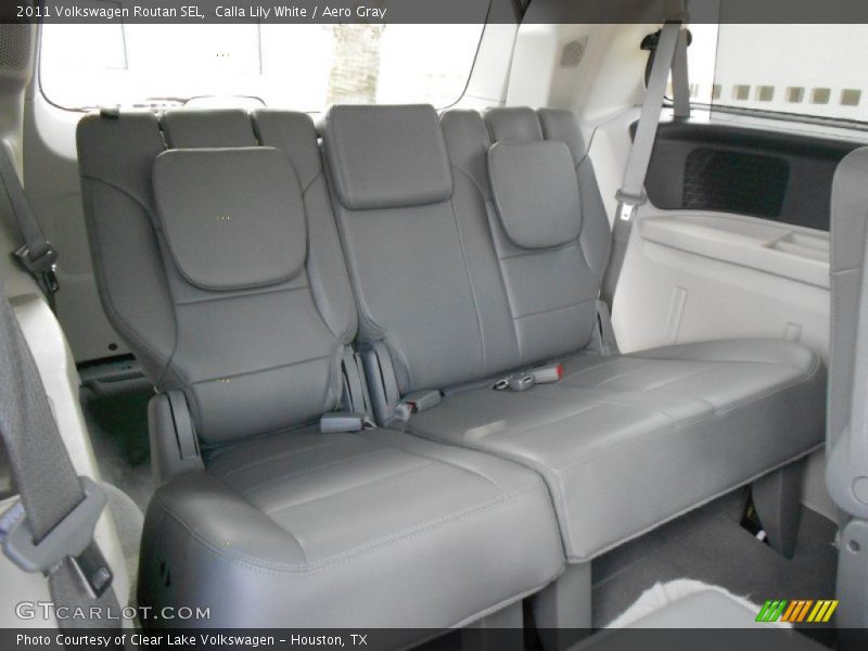 Calla Lily White / Aero Gray 2011 Volkswagen Routan SEL