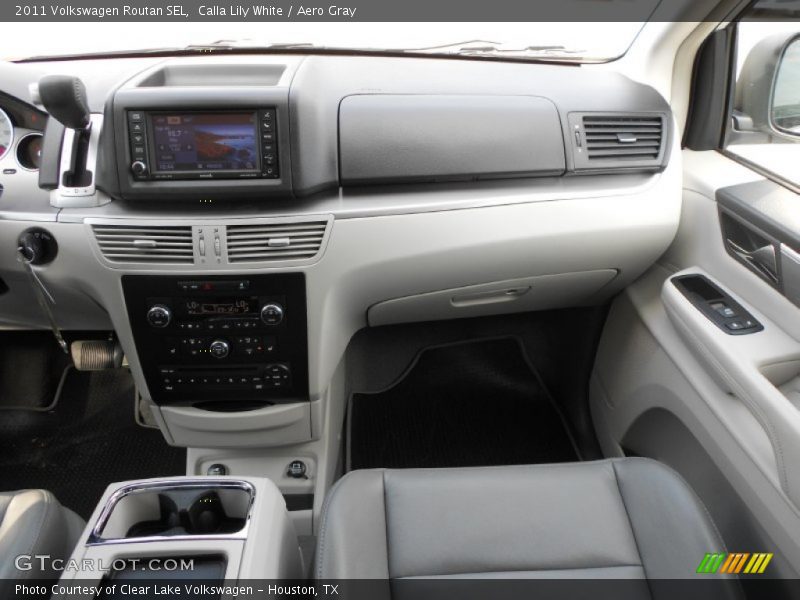 Calla Lily White / Aero Gray 2011 Volkswagen Routan SEL