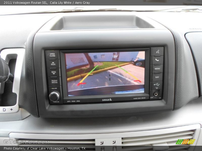 Calla Lily White / Aero Gray 2011 Volkswagen Routan SEL