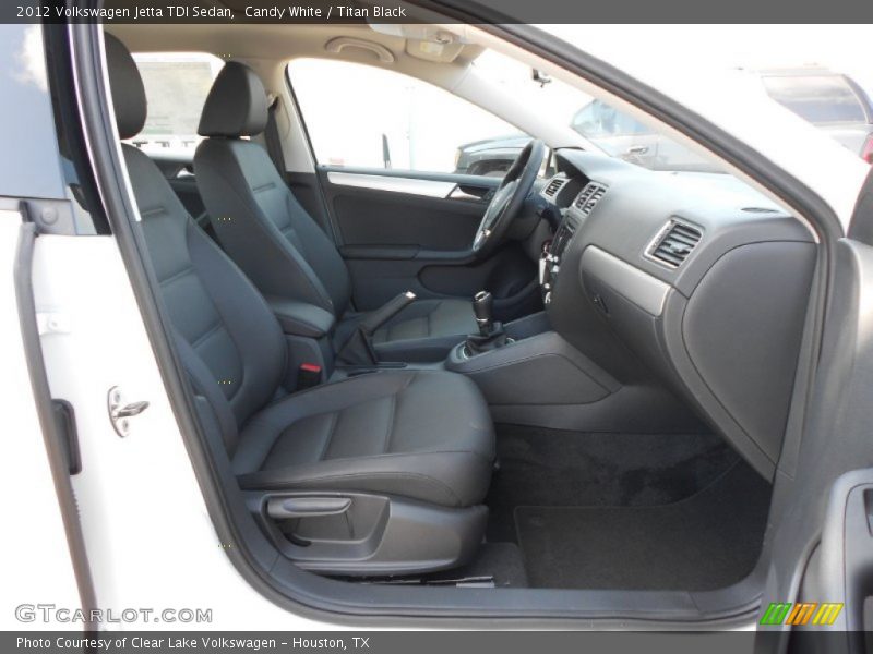 Candy White / Titan Black 2012 Volkswagen Jetta TDI Sedan