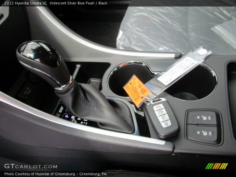 Iridescent Silver Blue Pearl / Black 2013 Hyundai Sonata SE