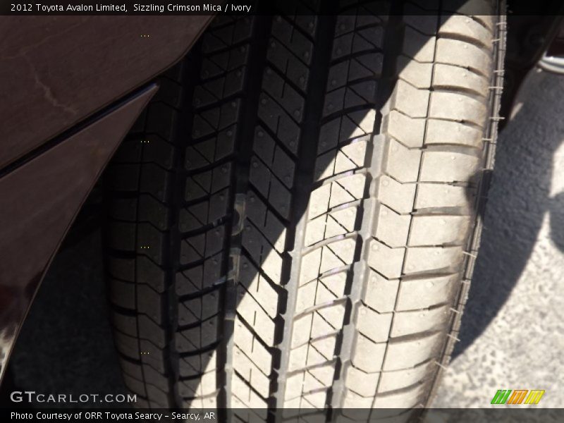 Sizzling Crimson Mica / Ivory 2012 Toyota Avalon Limited