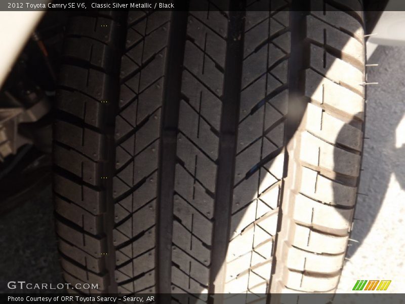Classic Silver Metallic / Black 2012 Toyota Camry SE V6