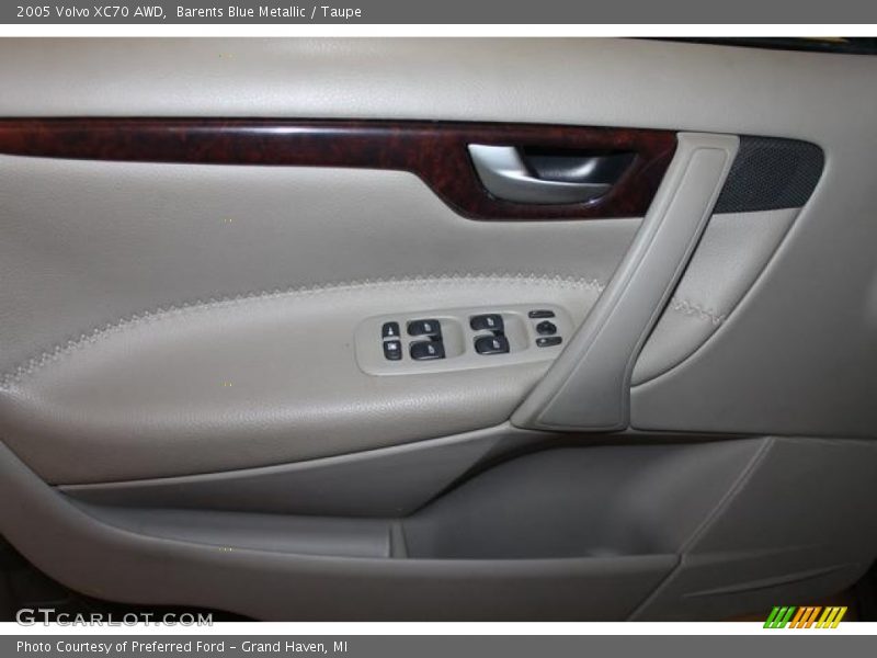 Barents Blue Metallic / Taupe 2005 Volvo XC70 AWD