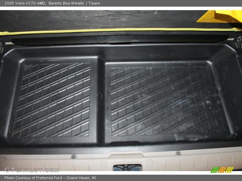 Barents Blue Metallic / Taupe 2005 Volvo XC70 AWD