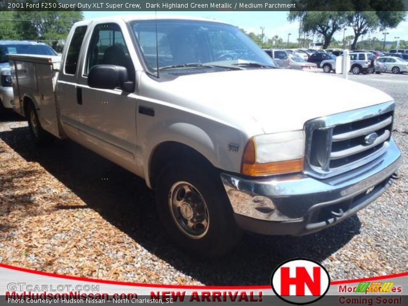 Dark Highland Green Metallic / Medium Parchment 2001 Ford F250 Super Duty XLT Super Crew