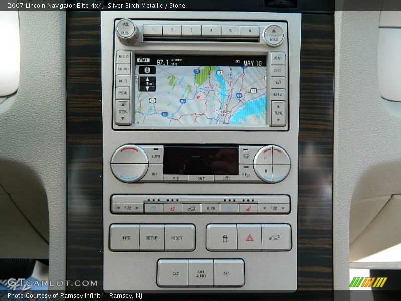 Silver Birch Metallic / Stone 2007 Lincoln Navigator Elite 4x4