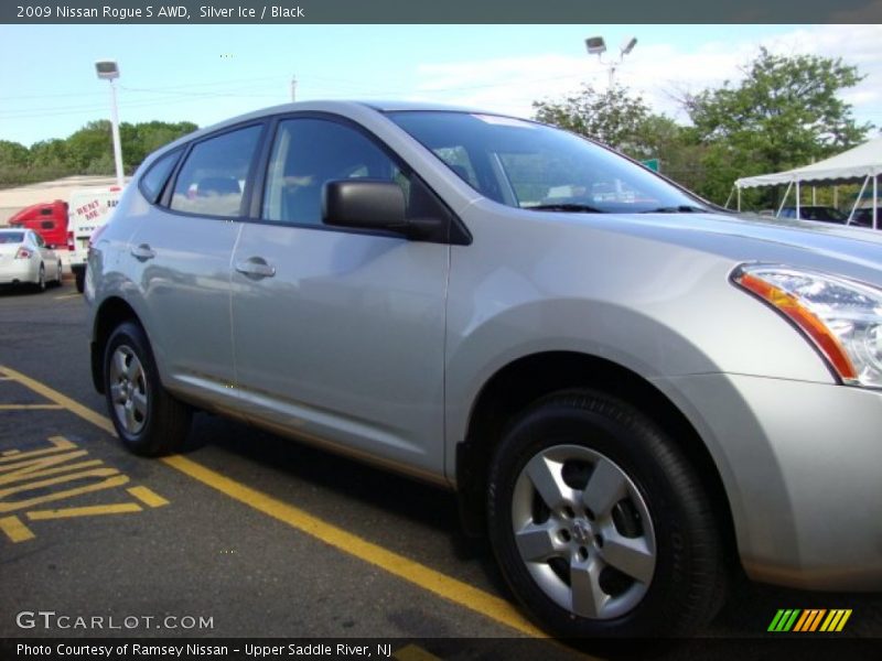 Silver Ice / Black 2009 Nissan Rogue S AWD