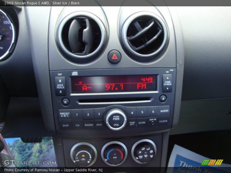 Silver Ice / Black 2009 Nissan Rogue S AWD