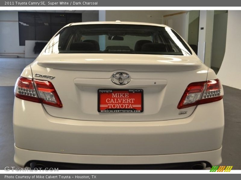 Super White / Dark Charcoal 2011 Toyota Camry SE