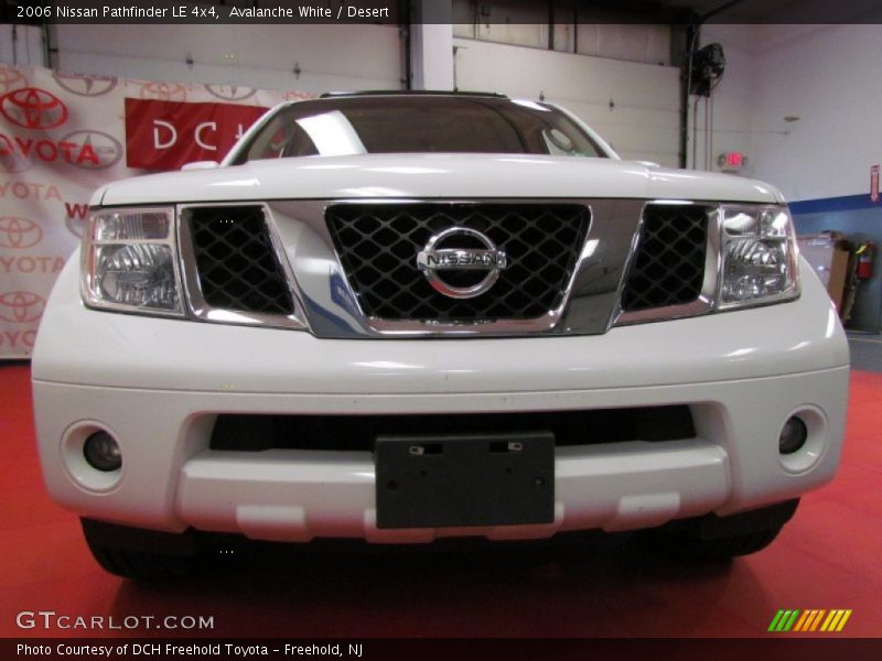 Avalanche White / Desert 2006 Nissan Pathfinder LE 4x4