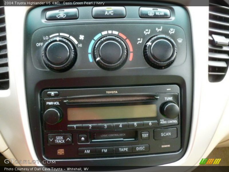 Oasis Green Pearl / Ivory 2004 Toyota Highlander V6 4WD