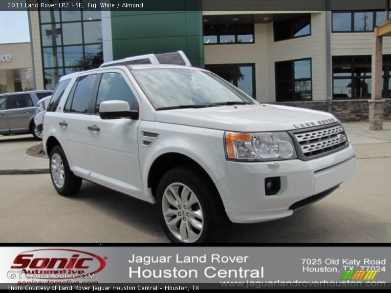 Fuji White / Almond 2011 Land Rover LR2 HSE