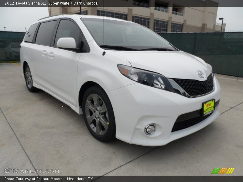 Super White / Dark Charcoal 2012 Toyota Sienna SE