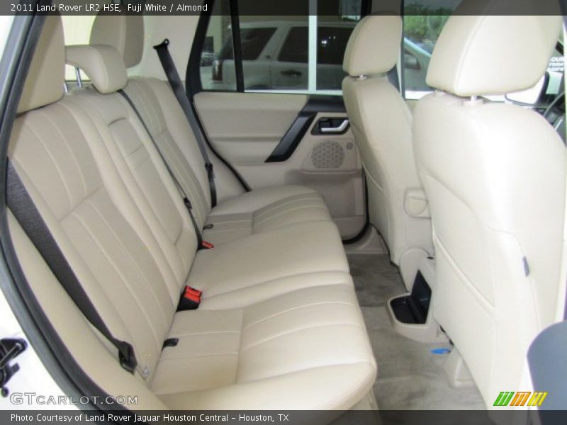 Fuji White / Almond 2011 Land Rover LR2 HSE