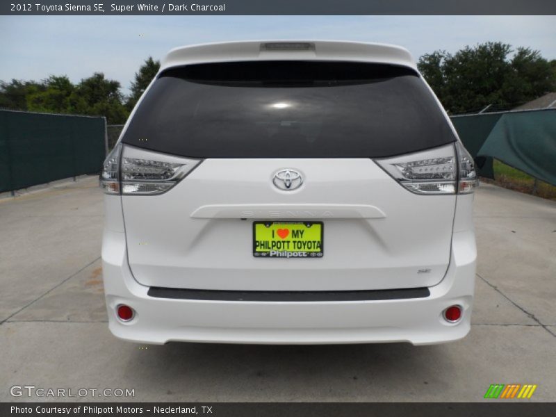Super White / Dark Charcoal 2012 Toyota Sienna SE