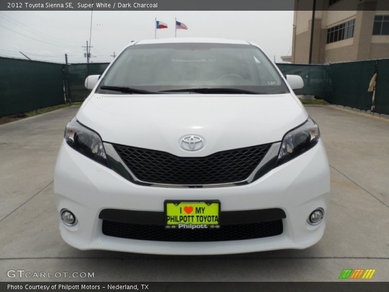 Super White / Dark Charcoal 2012 Toyota Sienna SE