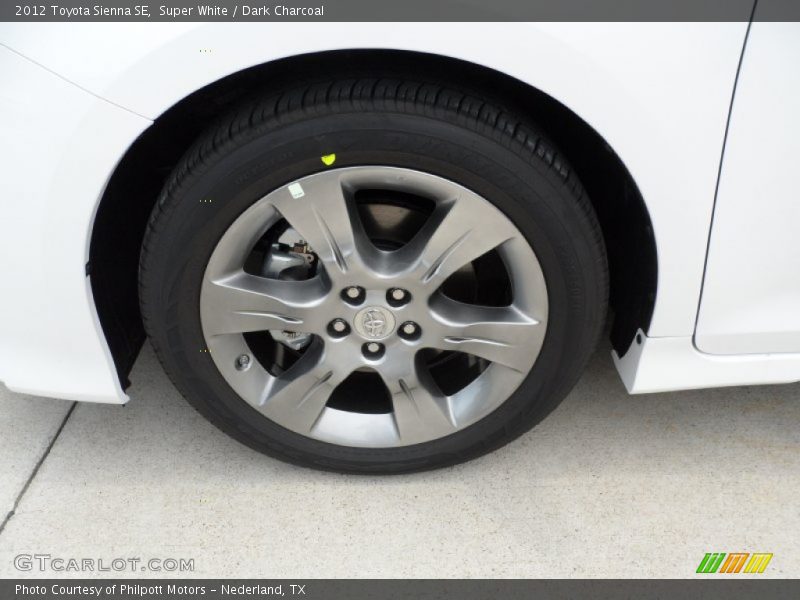 Super White / Dark Charcoal 2012 Toyota Sienna SE