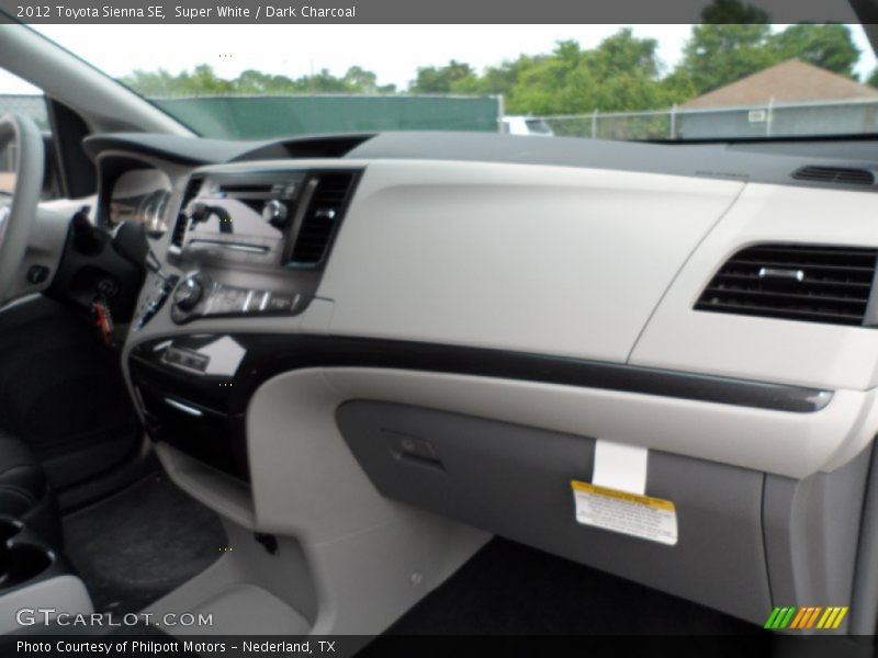 Super White / Dark Charcoal 2012 Toyota Sienna SE