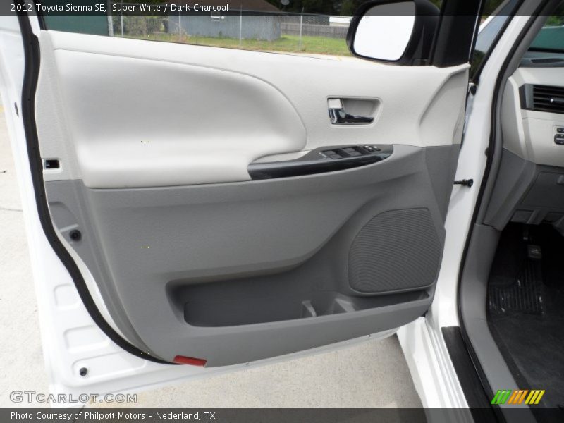Super White / Dark Charcoal 2012 Toyota Sienna SE