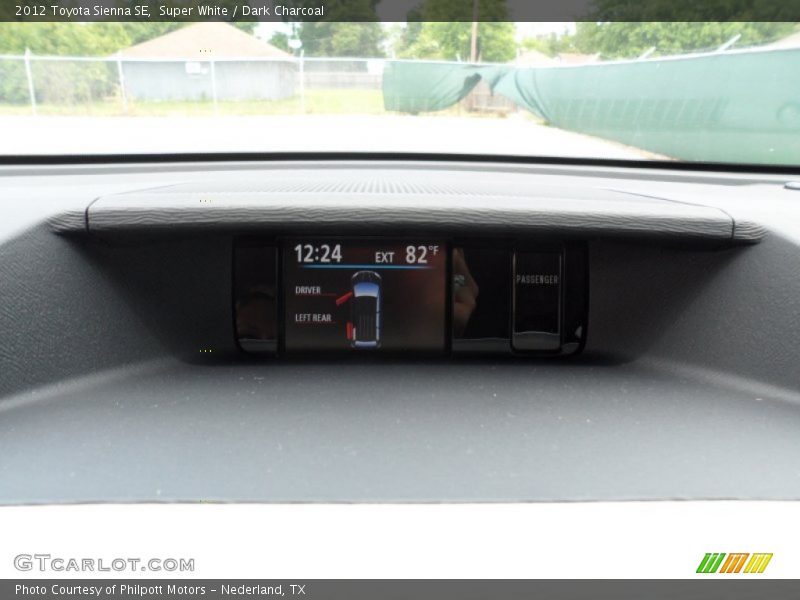 Super White / Dark Charcoal 2012 Toyota Sienna SE