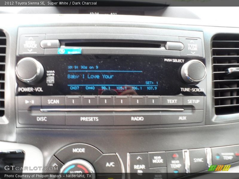 Super White / Dark Charcoal 2012 Toyota Sienna SE
