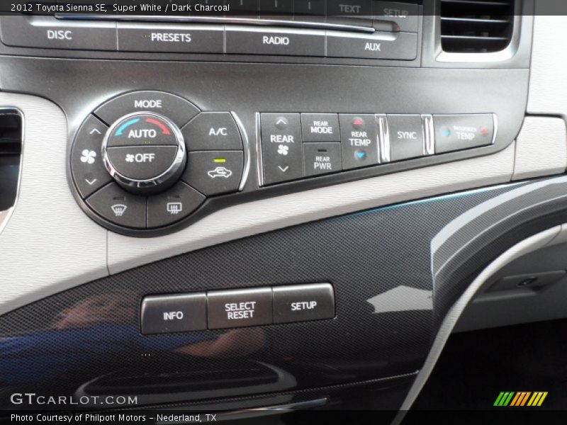 Super White / Dark Charcoal 2012 Toyota Sienna SE