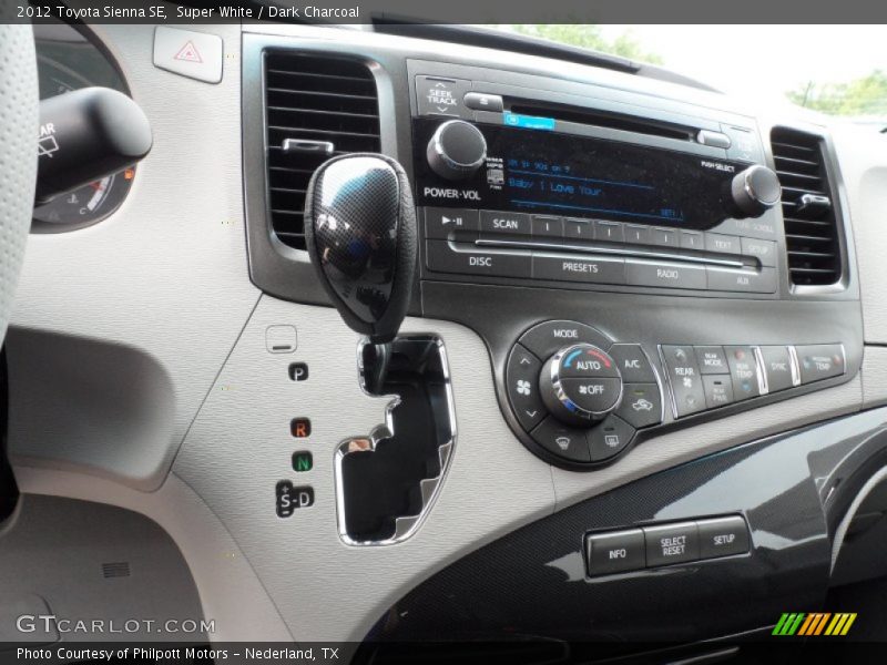 Super White / Dark Charcoal 2012 Toyota Sienna SE