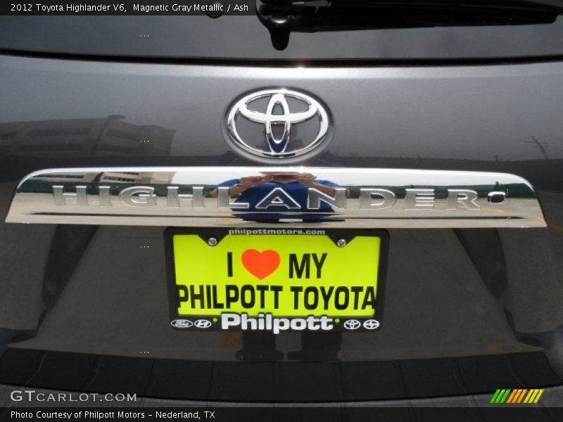 Magnetic Gray Metallic / Ash 2012 Toyota Highlander V6