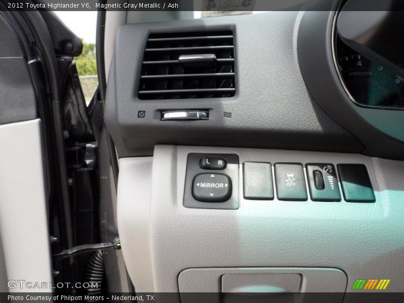 Magnetic Gray Metallic / Ash 2012 Toyota Highlander V6