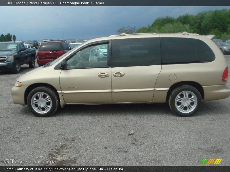 Champagne Pearl / Camel 2000 Dodge Grand Caravan ES