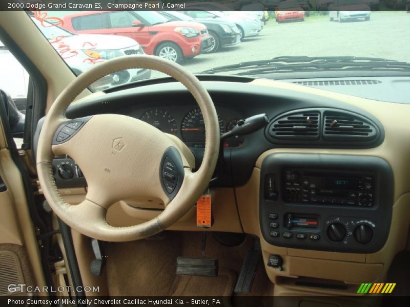 Champagne Pearl / Camel 2000 Dodge Grand Caravan ES