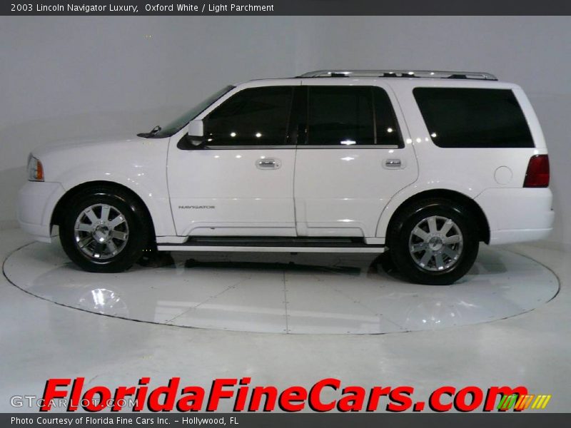Oxford White / Light Parchment 2003 Lincoln Navigator Luxury