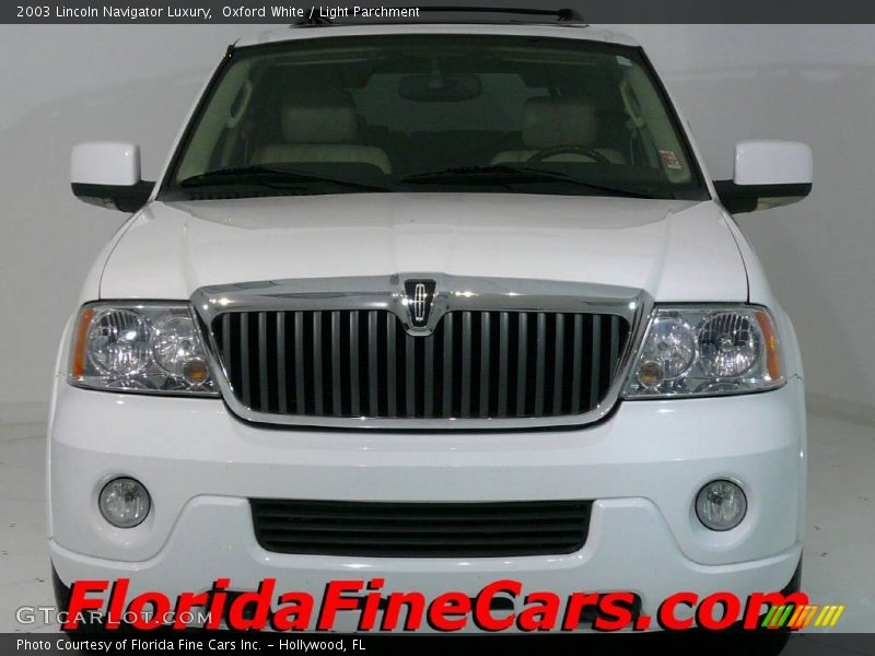 Oxford White / Light Parchment 2003 Lincoln Navigator Luxury