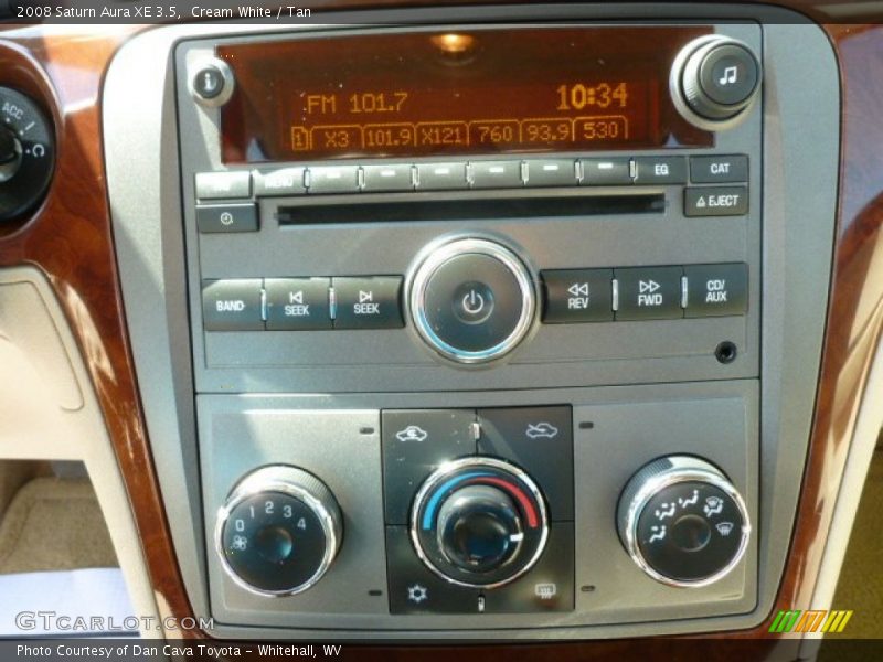 Cream White / Tan 2008 Saturn Aura XE 3.5
