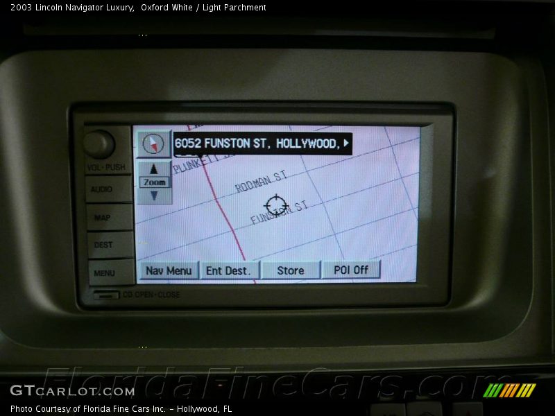 Oxford White / Light Parchment 2003 Lincoln Navigator Luxury