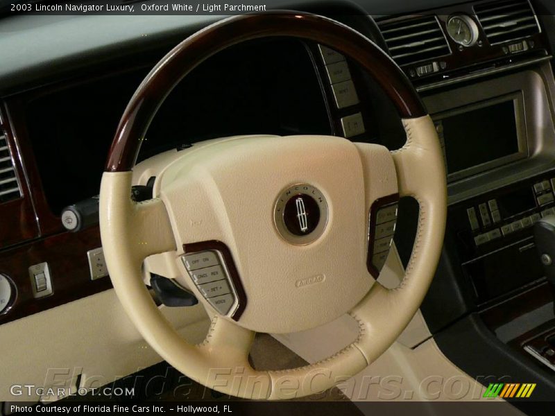 Oxford White / Light Parchment 2003 Lincoln Navigator Luxury