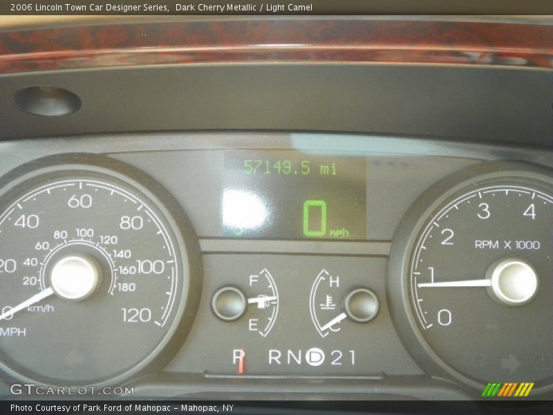 Dark Cherry Metallic / Light Camel 2006 Lincoln Town Car Designer Series